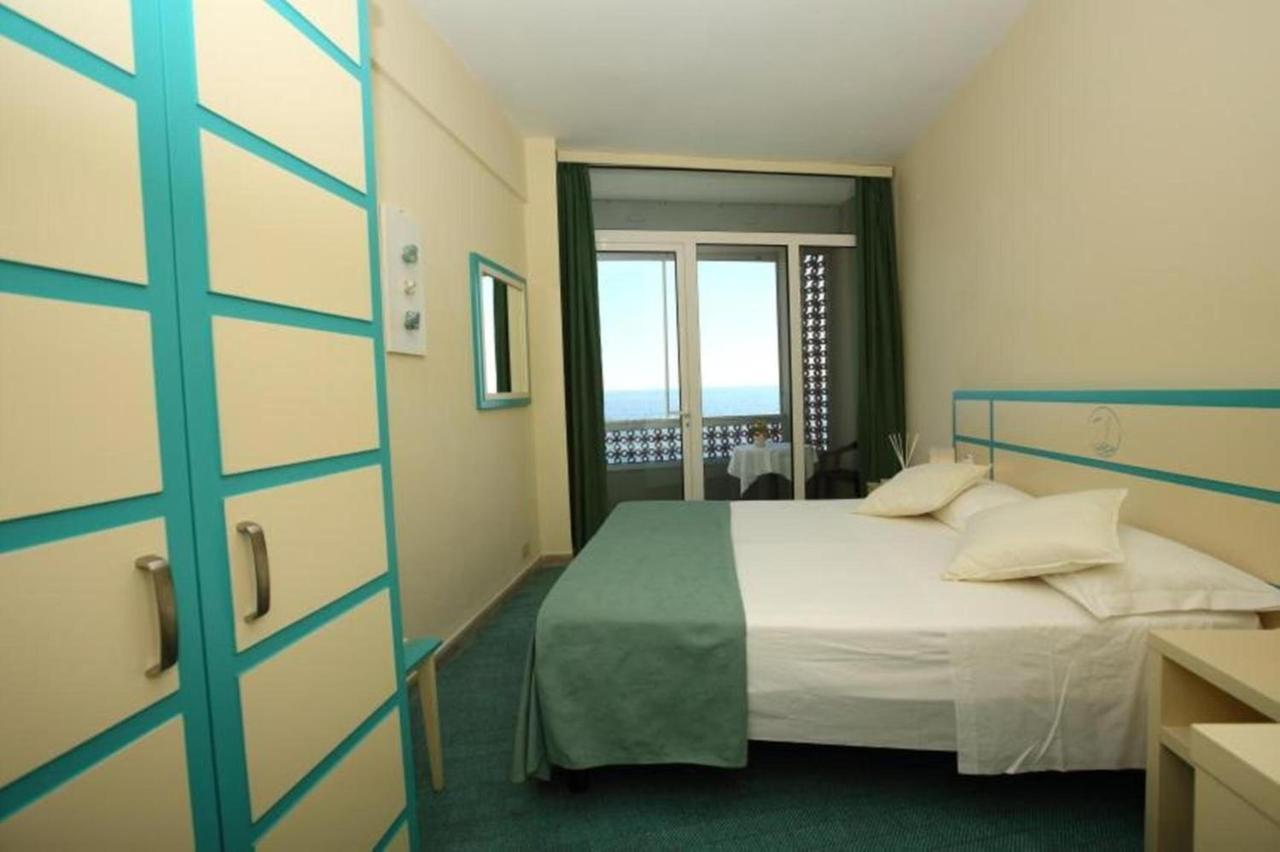 Hotel La Scogliera Cavi di Lavagna Eksteriør billede