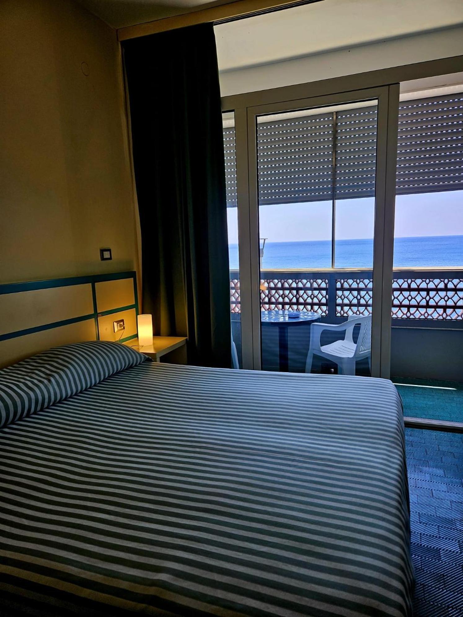 Hotel La Scogliera Cavi di Lavagna Eksteriør billede