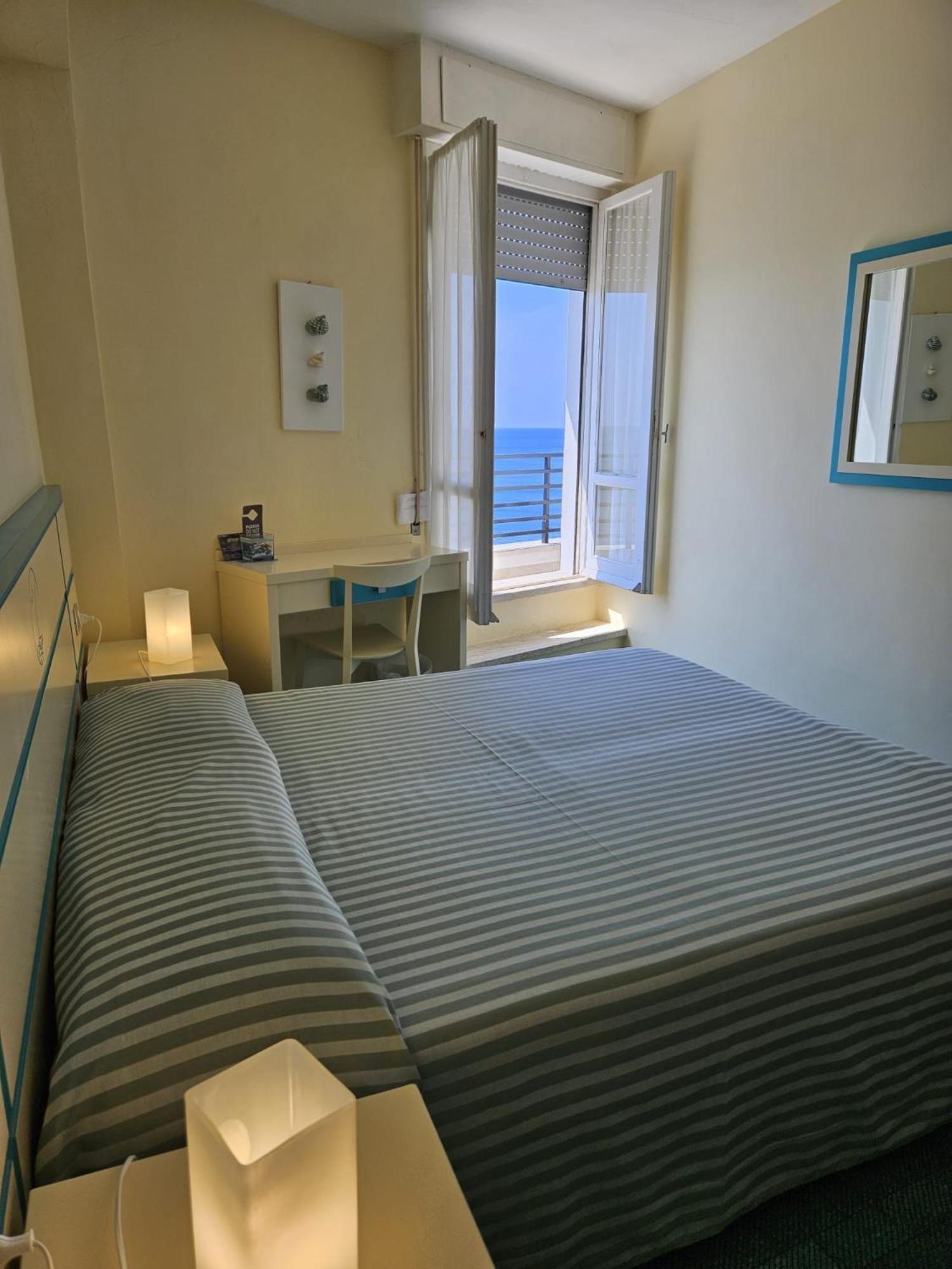 Hotel La Scogliera Cavi di Lavagna Eksteriør billede