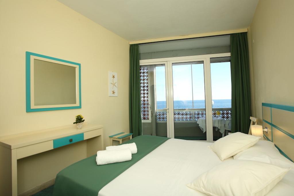 Hotel La Scogliera Cavi di Lavagna Eksteriør billede